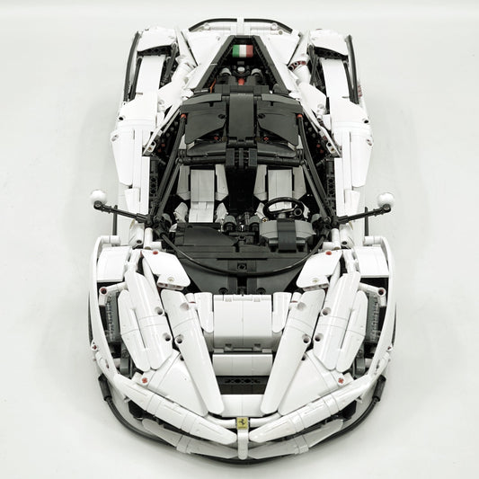 1: 8 LaFerrari C6 Sportcar, Custom White Goddess, Fully Detailed Simulation, The Ultimate Collectible, None-Remote Controlled (4739Pcs)