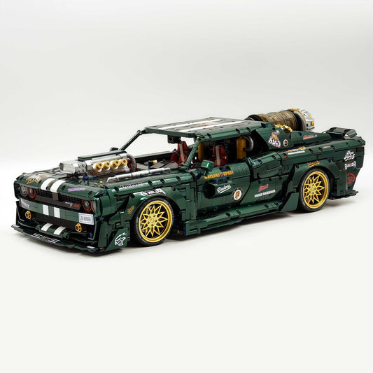 1: 8 Dodge Challenger, Pearlescent Green Paint Customized Version (3751 Pcs)